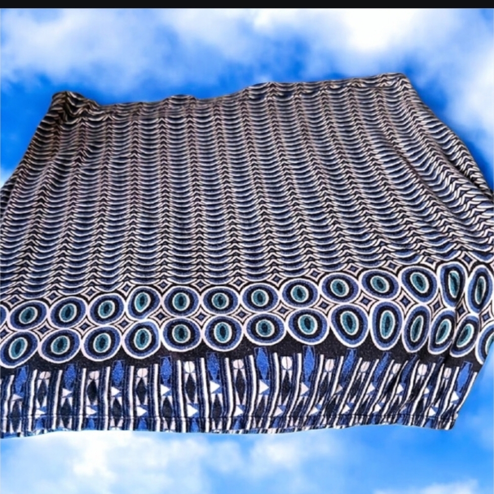 Max STUDIO Skirt Size L BLUE BLACK & stretchy Lined